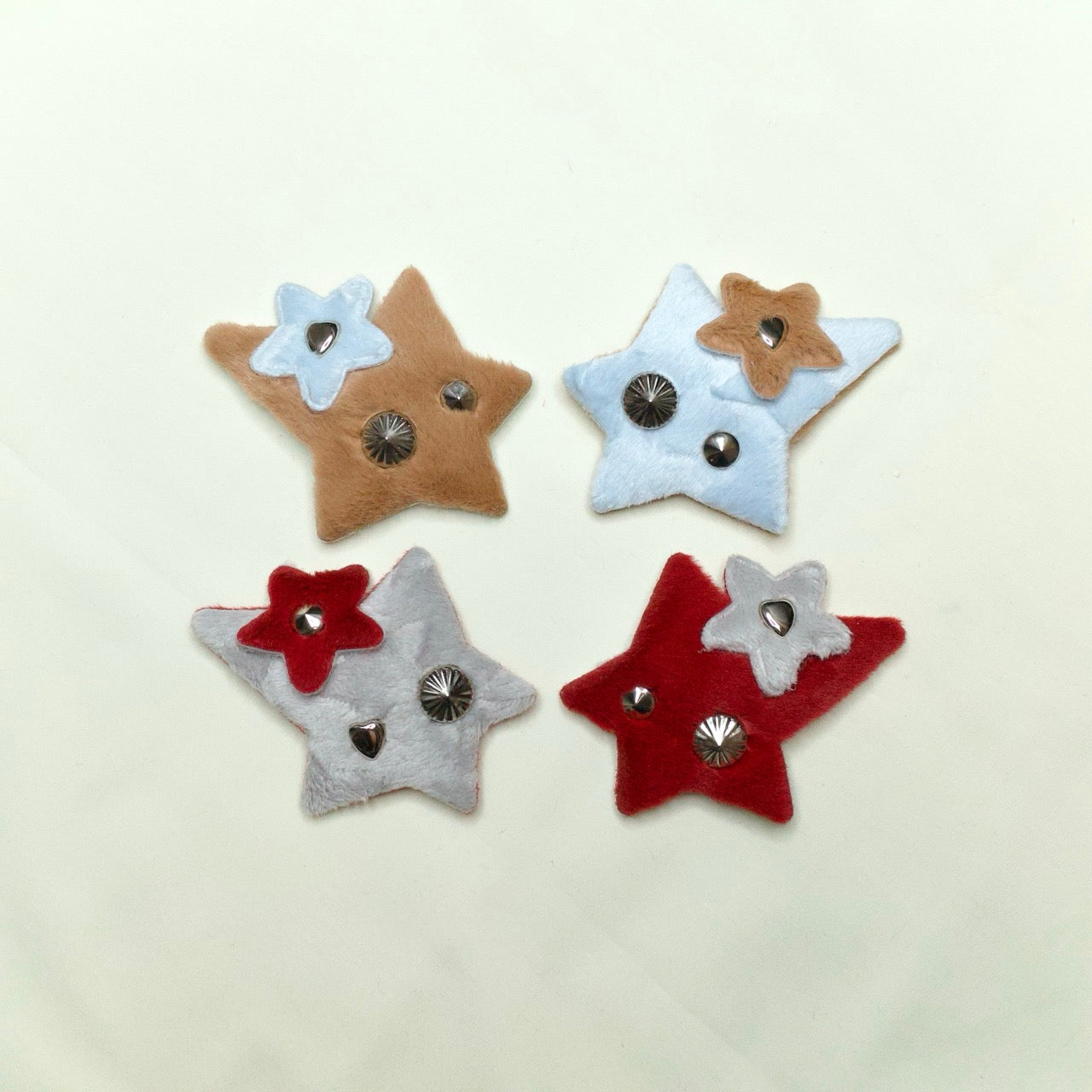 Bazooka Studio：超大星星鉚釘髮夾〈2色〉