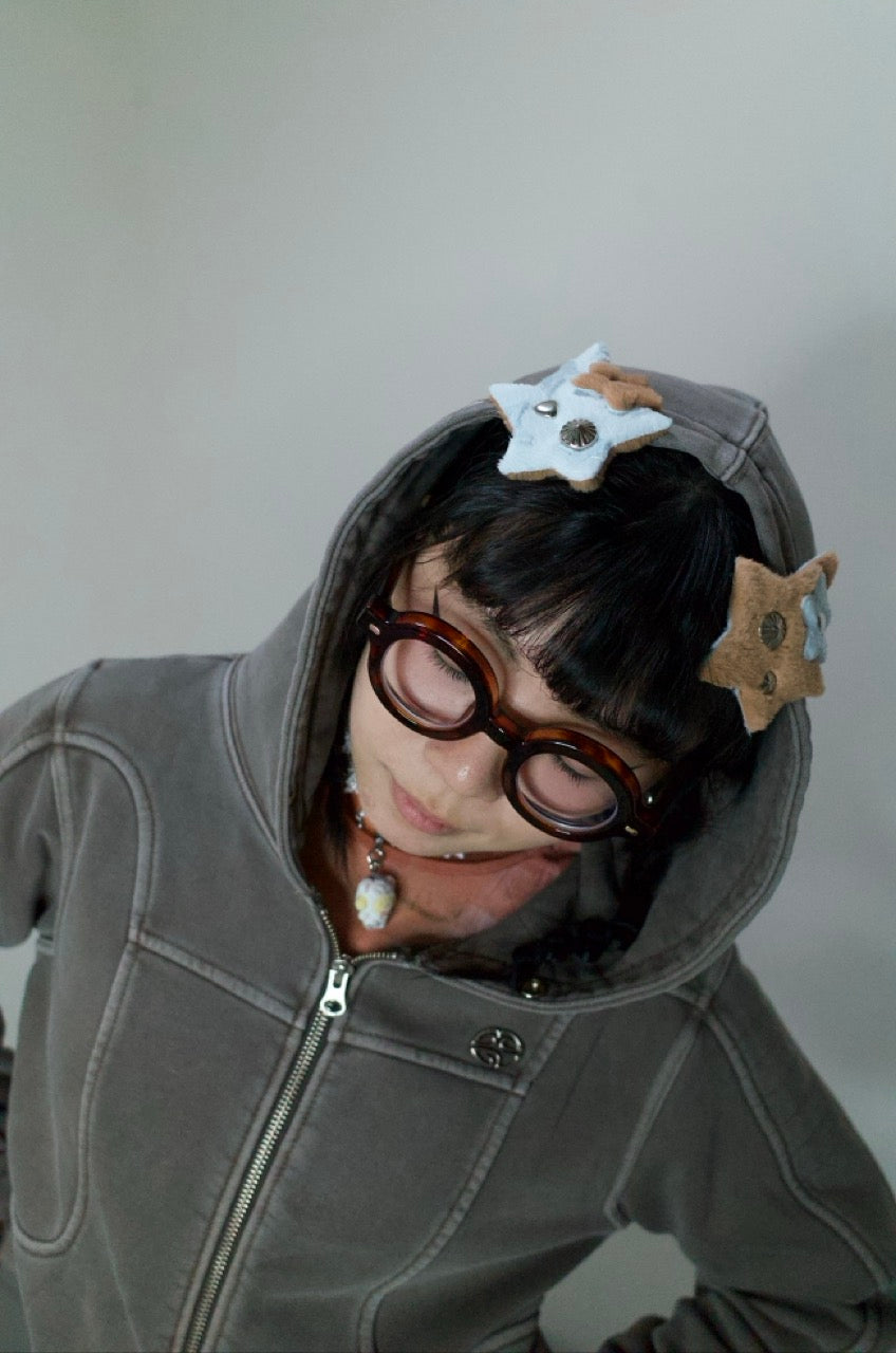 Bazooka Studio：超大星星鉚釘髮夾〈2色〉