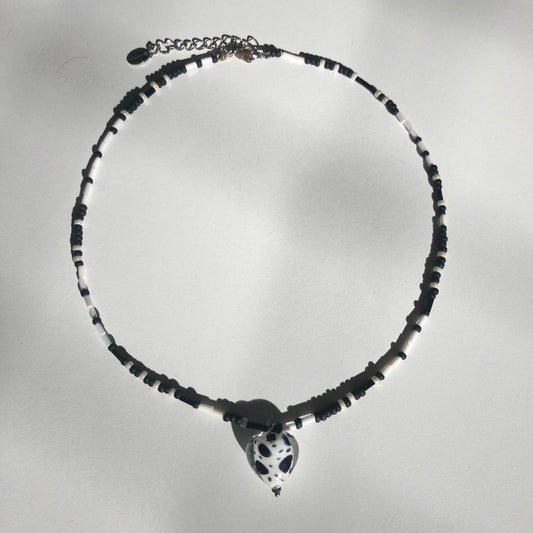 Bazooka Studio：乳牛琉璃愛心項鍊