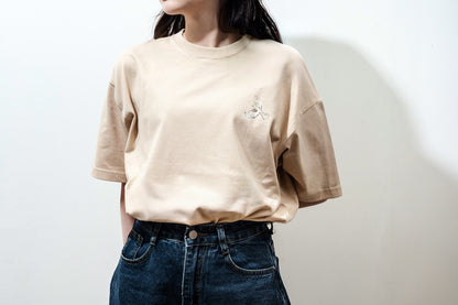 フラワーテンパチャー：アレー展覧会アートTシャツ